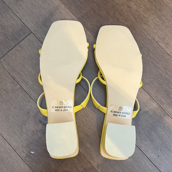 Lulus Leylia Yellow Block Heel Sandals Size 7.5 Brand New Never Worn - Picture 7 of 10